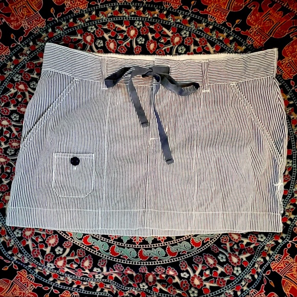REPOSH - Hurley Skirt - Picture 1 of 4